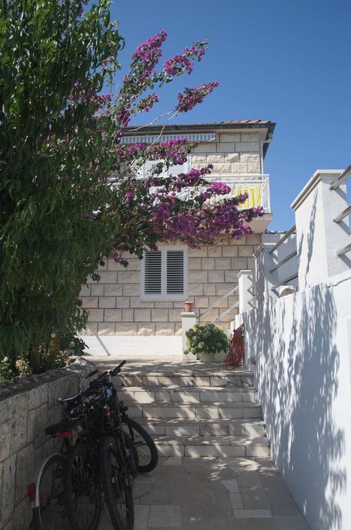 Fei Fei Apartments Račišće Εξωτερικό φωτογραφία